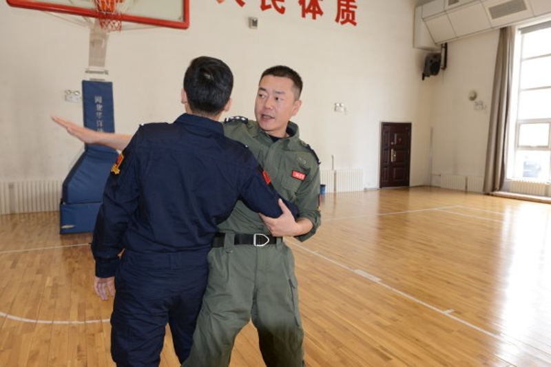 银川交警开创实战练兵新路子.